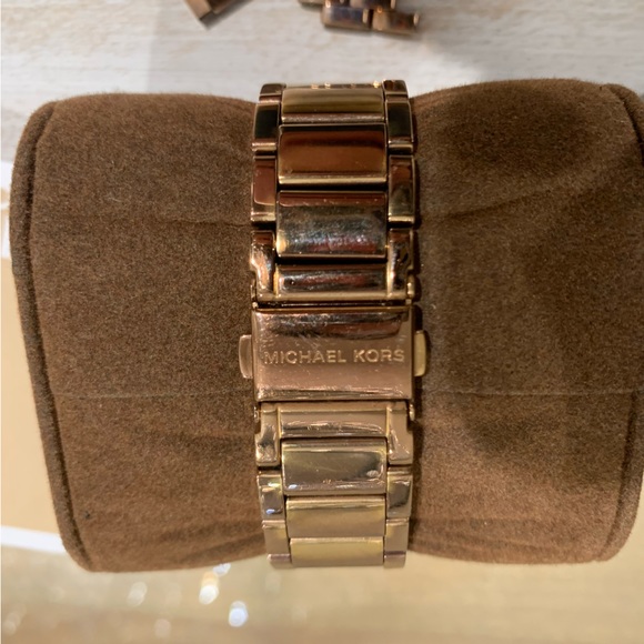 Michael Kors Rose Gold Watch - Picture 3 of 3